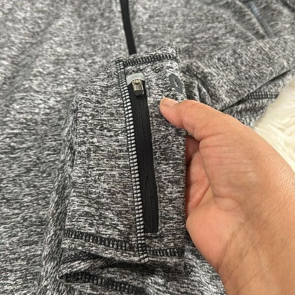ATHLETA RUNNING WILD 3.0 HALF ZIP DARK GRAY HEATHERED REFLECTIVE SHIRT PULLOVER - Picture 6 of 8